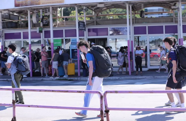 Split krcat turistima: Zgodne strankinje plijene pažnju na svakom koraku