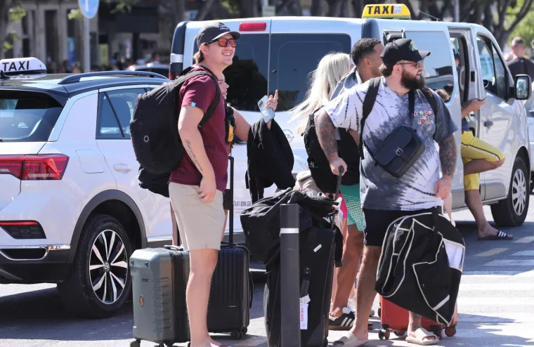 Split krcat turistima: Zgodne strankinje plijene pažnju na svakom koraku