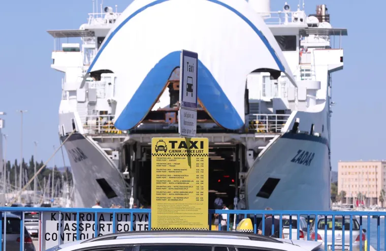 Split krcat turistima: Zgodne strankinje plijene pažnju na svakom koraku