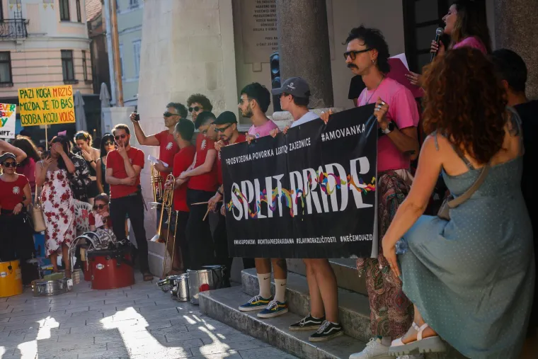 &Scaron;arenilo i jake policijske snage: Puljak na Prideu, kafići micali pepeljare. 'Pazi koga mrzi&scaron;...'