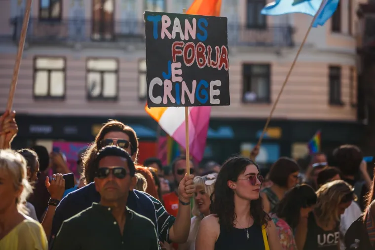 &Scaron;arenilo i jake policijske snage: Puljak na Prideu, kafići micali pepeljare. 'Pazi koga mrzi&scaron;...'