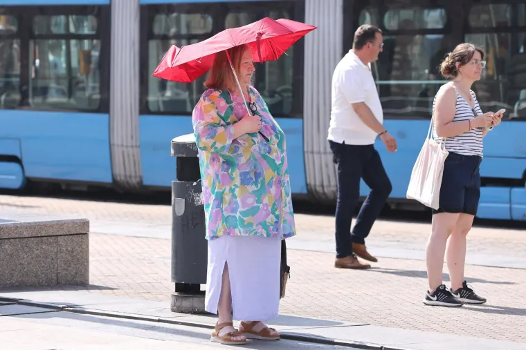 Užario se zagrebački asfalt: Jedni osvježenje potražili u sladoledu, drugima nije vruće ni u debelim sakoima