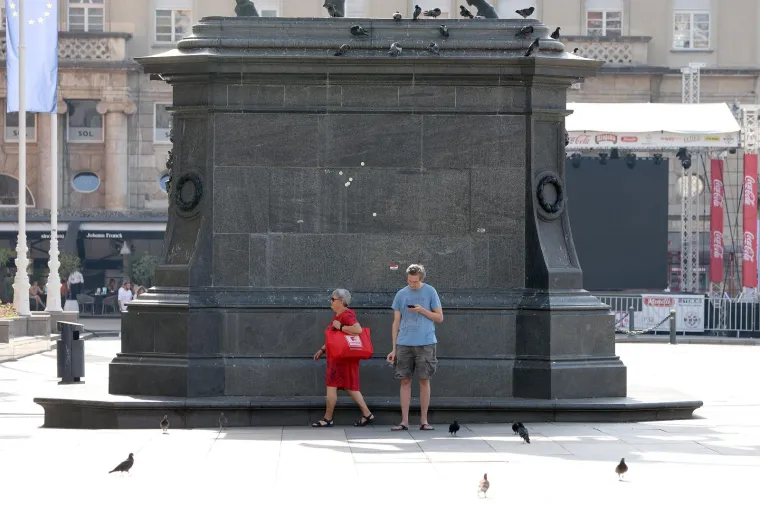 Užario se zagrebački asfalt: Jedni osvježenje potražili u sladoledu, drugima nije vruće ni u debelim sakoima