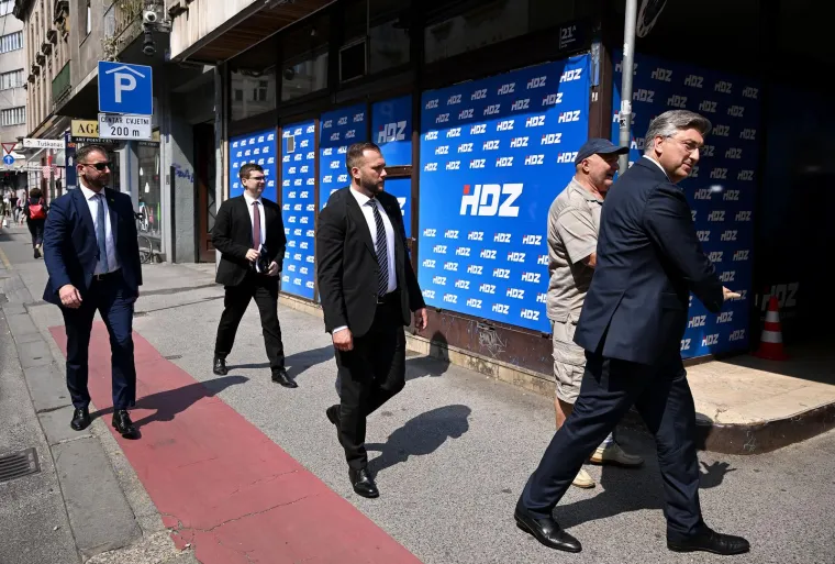 Užario se zagrebački asfalt: Jedni osvježenje potražili u sladoledu, drugima nije vruće ni u debelim sakoima