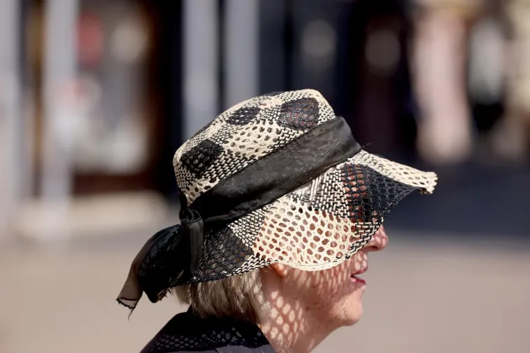 Užario se zagrebački asfalt: Jedni osvježenje potražili u sladoledu, drugima nije vruće ni u debelim sakoima