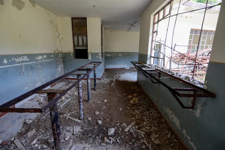 Napu&scaron;ten je već 35 godina, okružen je željezom i zelenilom. Pogledajte kako danas izgleda Goli otok