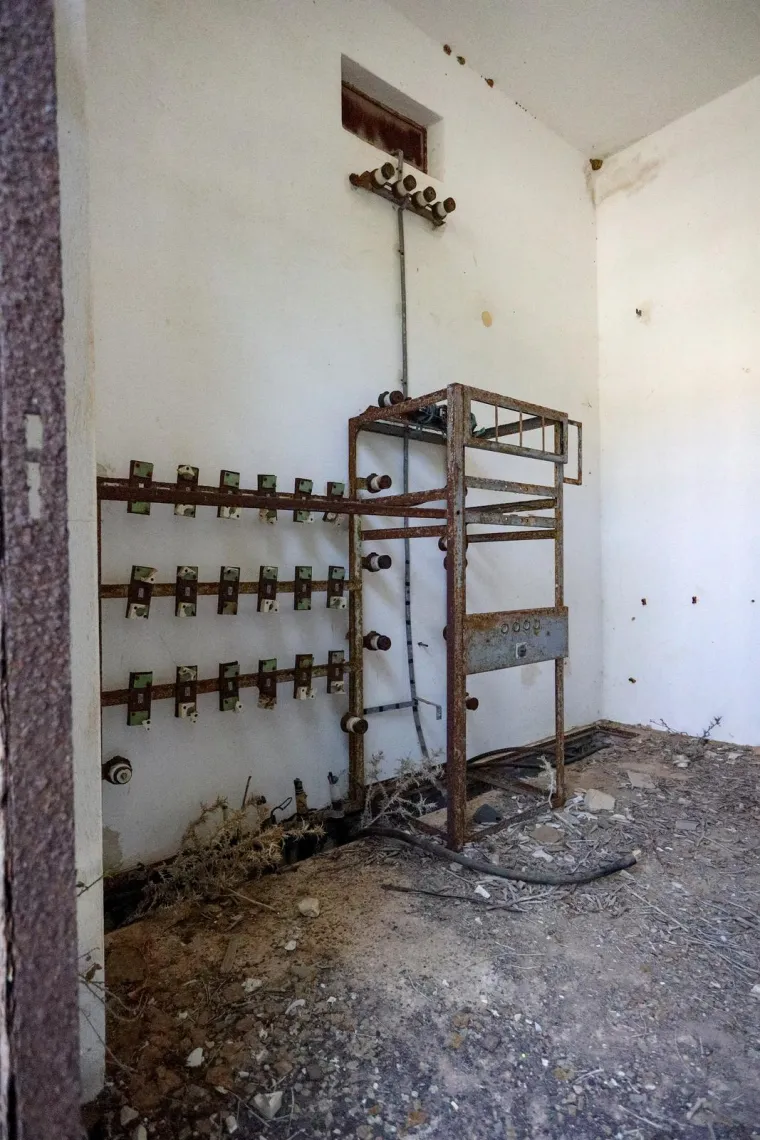 Napu&scaron;ten je već 35 godina, okružen je željezom i zelenilom. Pogledajte kako danas izgleda Goli otok