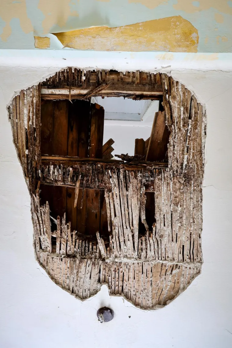 Napu&scaron;ten je već 35 godina, okružen je željezom i zelenilom. Pogledajte kako danas izgleda Goli otok