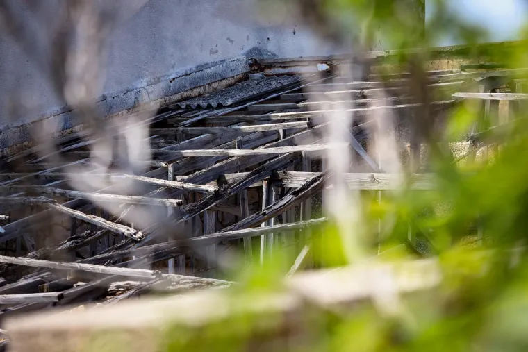 Napu&scaron;ten je već 35 godina, okružen je željezom i zelenilom. Pogledajte kako danas izgleda Goli otok