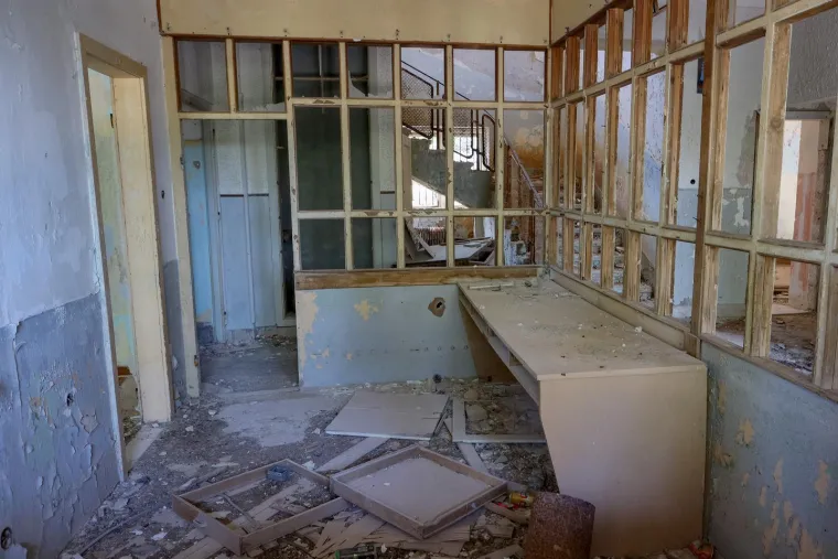 Napu&scaron;ten je već 35 godina, okružen je željezom i zelenilom. Pogledajte kako danas izgleda Goli otok