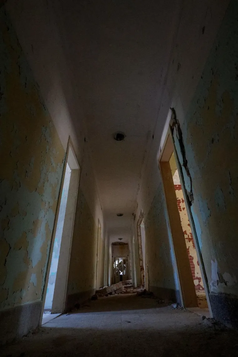 Napu&scaron;ten je već 35 godina, okružen je željezom i zelenilom. Pogledajte kako danas izgleda Goli otok