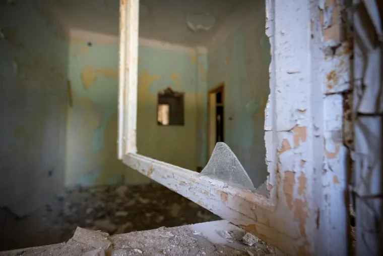 Napu&scaron;ten je već 35 godina, okružen je željezom i zelenilom. Pogledajte kako danas izgleda Goli otok