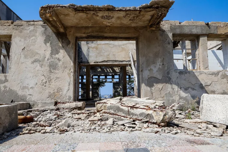 Napu&scaron;ten je već 35 godina, okružen je željezom i zelenilom. Pogledajte kako danas izgleda Goli otok