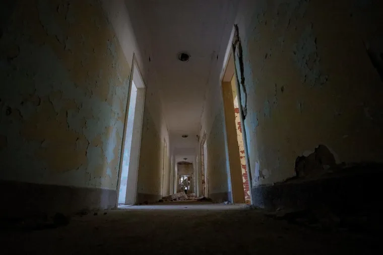 Napu&scaron;ten je već 35 godina, okružen je željezom i zelenilom. Pogledajte kako danas izgleda Goli otok