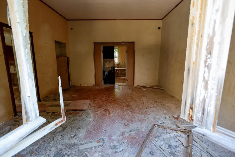 Napu&scaron;ten je već 35 godina, okružen je željezom i zelenilom. Pogledajte kako danas izgleda Goli otok