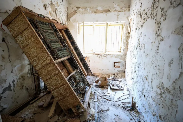 Napu&scaron;ten je već 35 godina, okružen je željezom i zelenilom. Pogledajte kako danas izgleda Goli otok