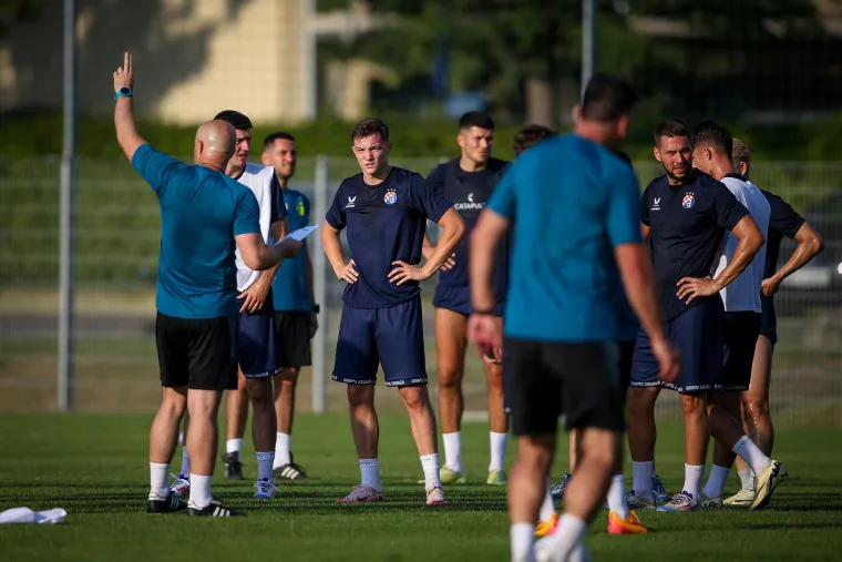 Dinamovci trenirali na paklenoj vrućini, a danas jo&scaron; moraju i odigrati utakmicu