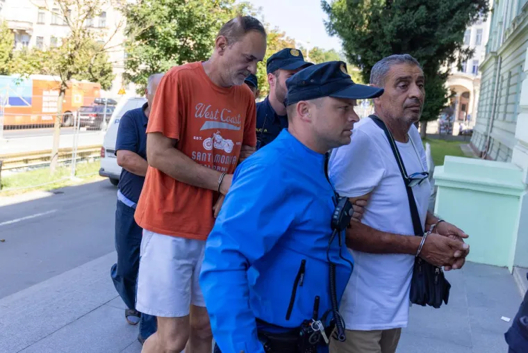 Ovo su lica osumnjičenih za zločine iz '91. kod Vukovara: Zarobili su i zlostavljali'