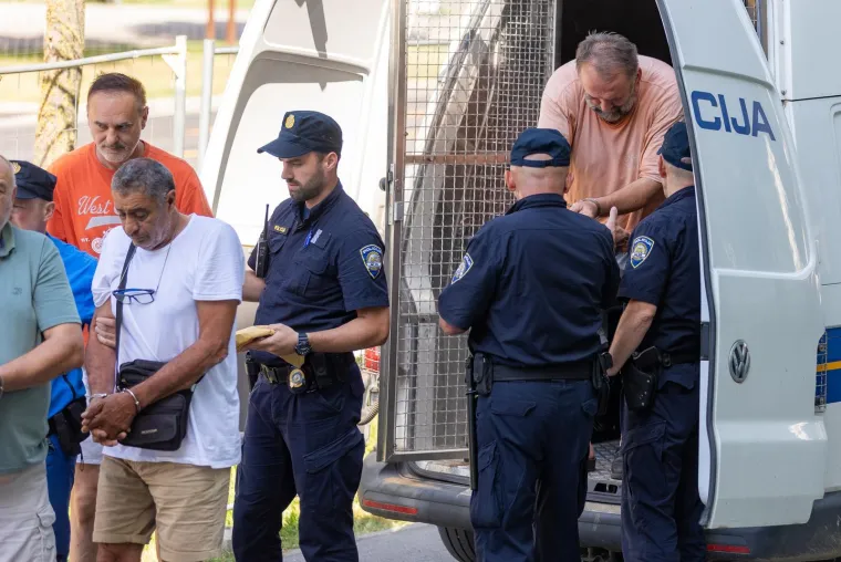 Ovo su lica osumnjičenih za zločine iz '91. kod Vukovara: Zarobili su i zlostavljali'