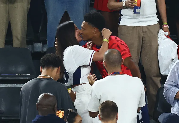 Engleski junak nakon gola u 90. za finale Eura pokazao kakav je frajer: Svi pričaju o poljupcu godine