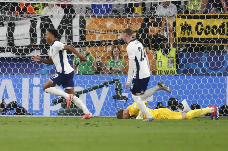 Engleski junak nakon gola u 90. za finale Eura pokazao kakav je frajer: Svi pričaju o poljupcu godine