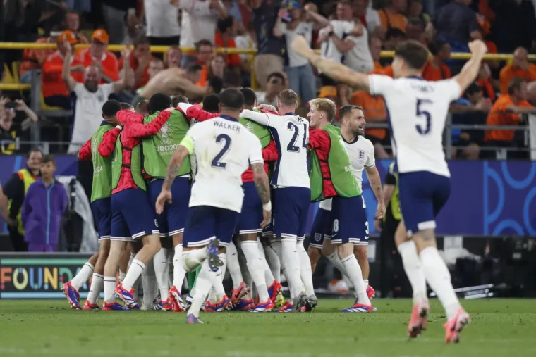 Engleski junak nakon gola u 90. za finale Eura pokazao kakav je frajer: Svi pričaju o poljupcu godine