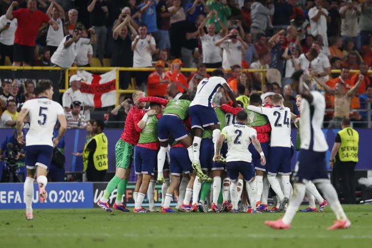 Engleski junak nakon gola u 90. za finale Eura pokazao kakav je frajer: Svi pričaju o poljupcu godine