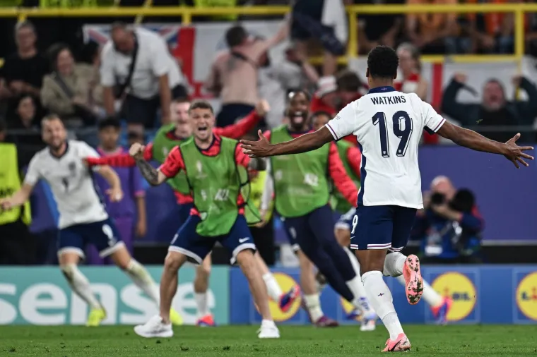 Engleski junak nakon gola u 90. za finale Eura pokazao kakav je frajer: Svi pričaju o poljupcu godine