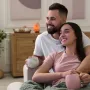 Maštajte o tome što sve možete učiniti zajedno kako biste održali strast. Zapišite sve što biste voljeli raditi zajedno ili što biste voljeli da vaš partner učini za vas. Na kraju dana podijelite svoje popise jedno drugome i odaberite nekoliko scenarija iz snova koje planirate ostvariti. Vaš popis može uključivati ​​bilo što.