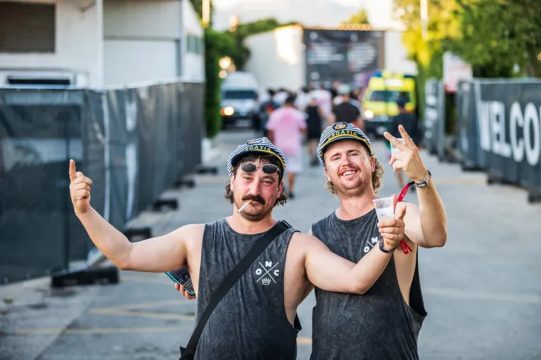 Ivana Knoll užarila atmosferu na Ultri, počelo je party ludilo: Netko na festival poveo tatu, stigli i fratri