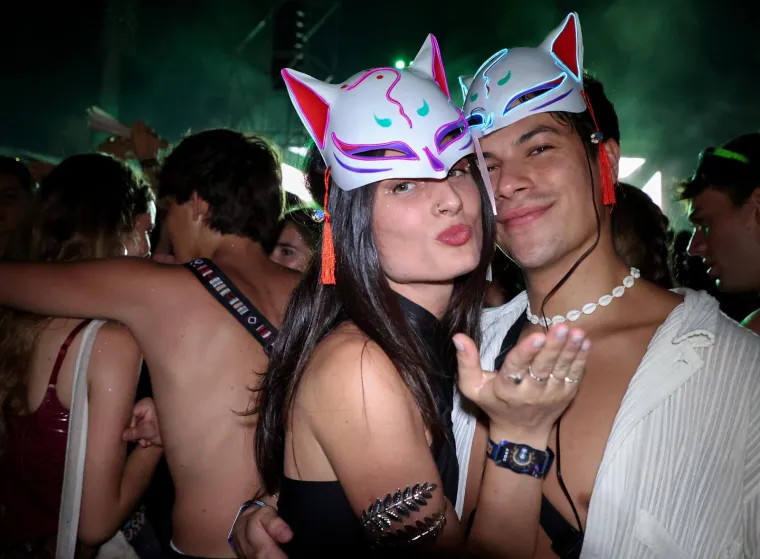 Prva noć Ultre iza nas! Gliteri, neon i partijanje do zore: pogledajte kako je to izgledalo