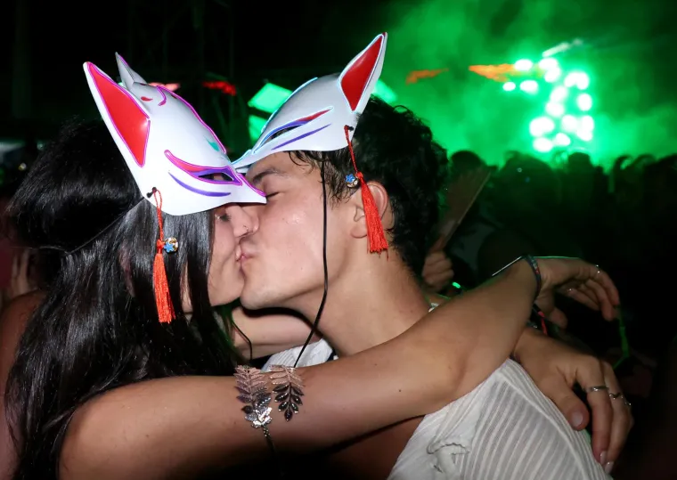 Prva noć Ultre iza nas! Gliteri, neon i partijanje do zore: pogledajte kako je to izgledalo