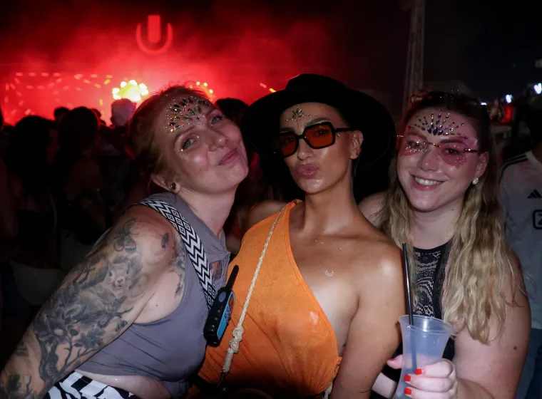 Prva noć Ultre iza nas! Gliteri, neon i partijanje do zore: pogledajte kako je to izgledalo