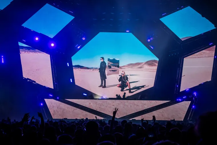 Prva noć Ultre iza nas! Gliteri, neon i partijanje do zore: pogledajte kako je to izgledalo