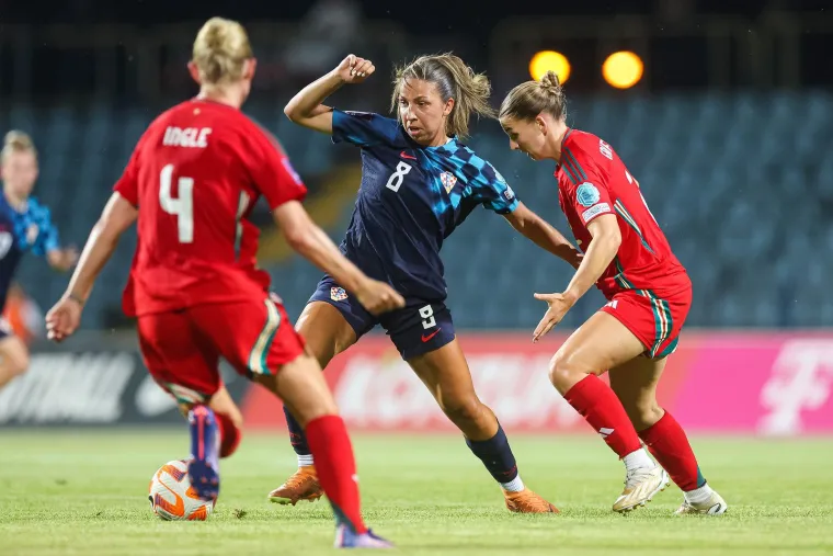 Težak poraz hrvatskih nogometa&scaron;ica: 'Njihove su prave profesionalke'