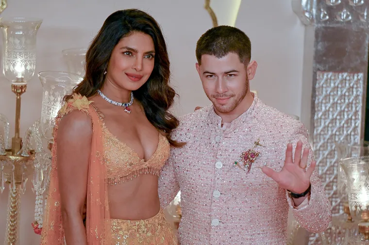 Kardashianke na svadbi sina najbogatijeg Azijanca, odjevnom kombinacijom ukrale show svima