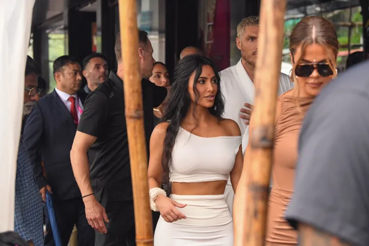 Kardashianke na svadbi sina najbogatijeg Azijanca, odjevnom kombinacijom ukrale show svima