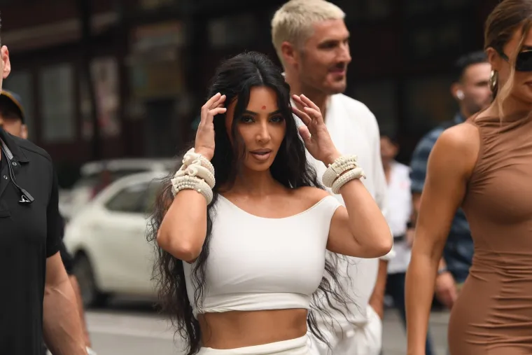 Kardashianke na svadbi sina najbogatijeg Azijanca, odjevnom kombinacijom ukrale show svima