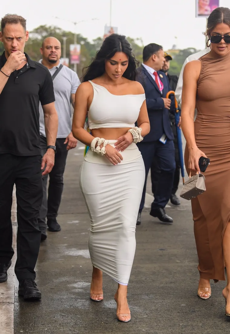 Kardashianke na svadbi sina najbogatijeg Azijanca, odjevnom kombinacijom ukrale show svima