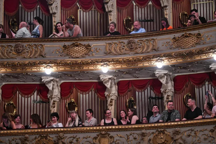 Spektakularna queer opera održana u HNK: Pogledajte atmosferu