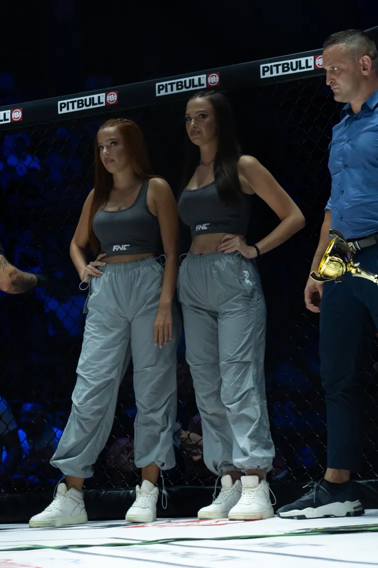 Nokauti, giljotine i poluge: Pogledajte spektakularni FNC 18 iz prvog reda