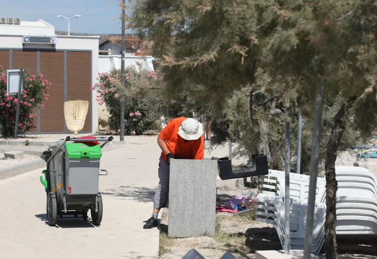 Paklene vrućine ne posustaju, a mnogi su osvježenje potražili u moru i rijekama. Sve vrvi od kupača