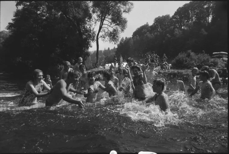 Ovako se ljetovalo u doba komunizma: More je za mnoge tada bilo san, pa se i tako hladilo na vruć dan