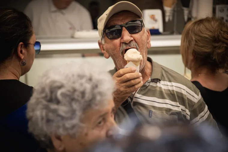 Mostar se kuha na 36 stupnjeva: Ljudi prona&scaron;li spas u Neretvi i sladoledu