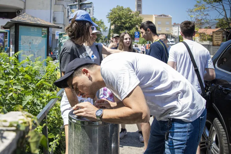 Mostar se kuha na 36 stupnjeva: Ljudi prona&scaron;li spas u Neretvi i sladoledu