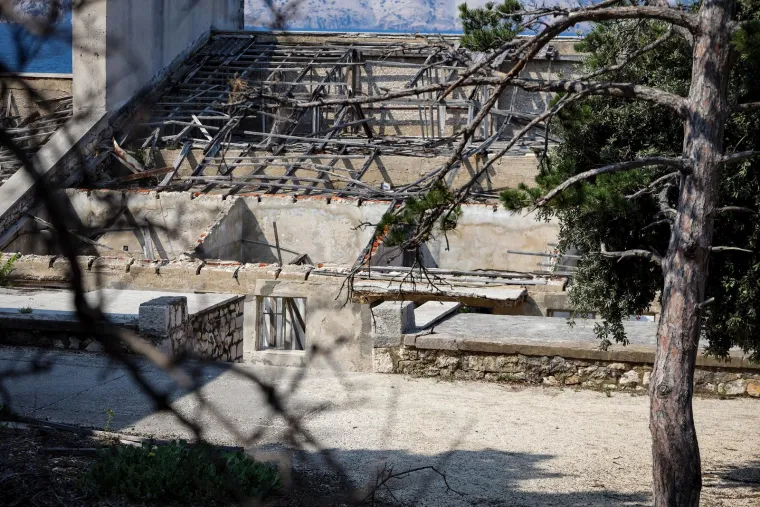 Oni koji se nisu slagali s Titom bili su poslani ovamo. Ovako iz zraka izgleda zloglasni Goli otok