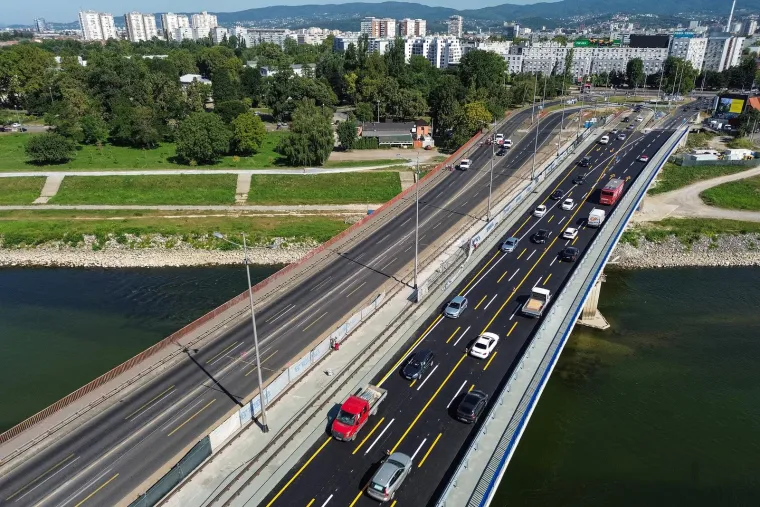 Obnovljen dio Jadranskog mosta: Ovako iz zraka izgleda nova regulacija prometa