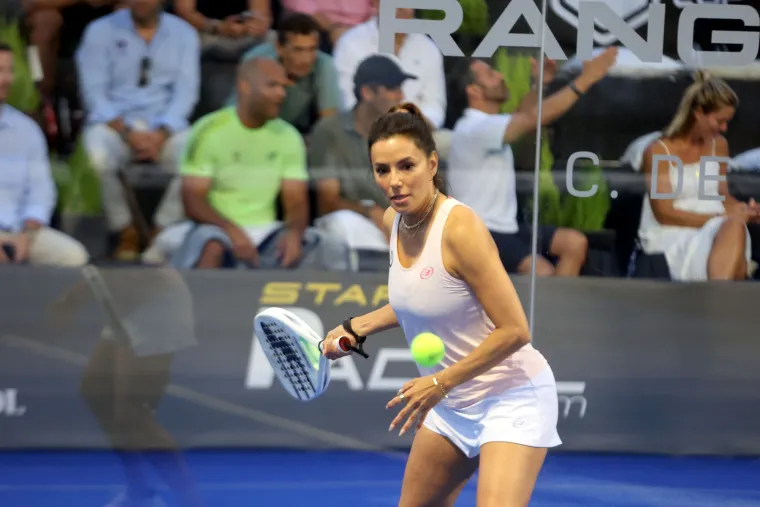 Eva Longoria zaigrala tenis za hvalevrijednu svrhu. Pogledajte kako joj je išlo
