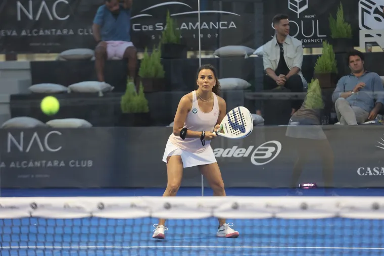 Eva Longoria zaigrala tenis za hvalevrijednu svrhu. Pogledajte kako joj je išlo