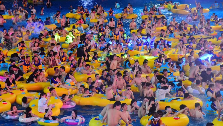 Pa ti kaži gdje se nalaziš na plaži! Sjetite se da neki i ovako ljetuju kada vas zasmetaju naše gužve